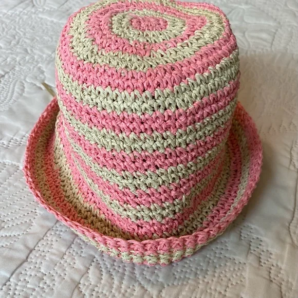 🍀NWT! Paper Crochet Bucket Hat - Picture 3 of 3